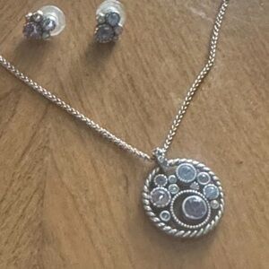 🩵 BRIGHTON HALO SET Pendant Necklace and Stud Earrings Set!